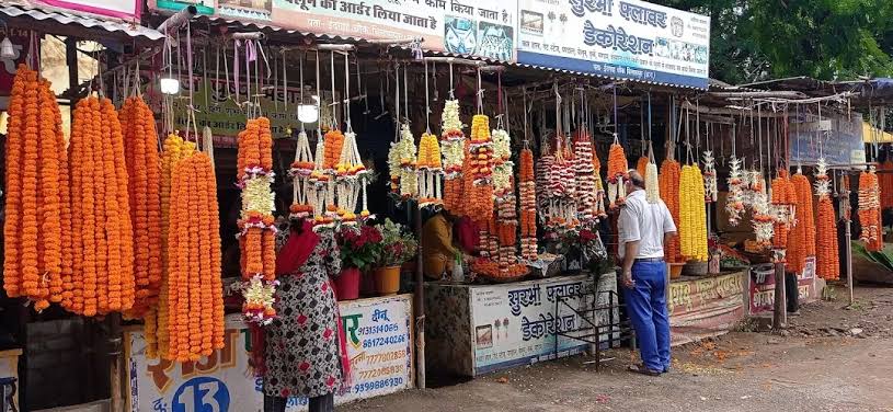 ईदगाह चौक का 25 साल पुराना फूल बाजार व्यापार विहार होगा शिफ्ट, 31 दुकानों और 400 से अधिक कारीगरों की आजीविका जुड़ी