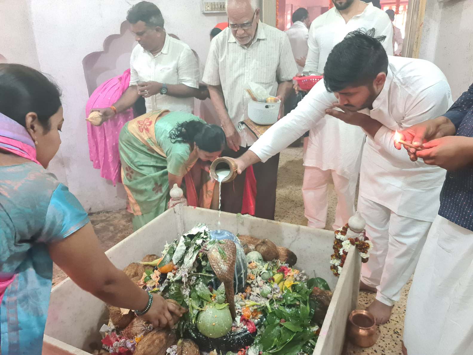 महाशिवरात्रि आज: सर्वार्थ सिद्धि व शुक्रादित्य योग में चार पहर पूजन, मंदिरों में उमड़ा आस्था का सैलाब