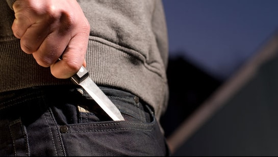 मगरपारा समता कॉलोनी में चाकू लहराता युवक गिरफ्तार