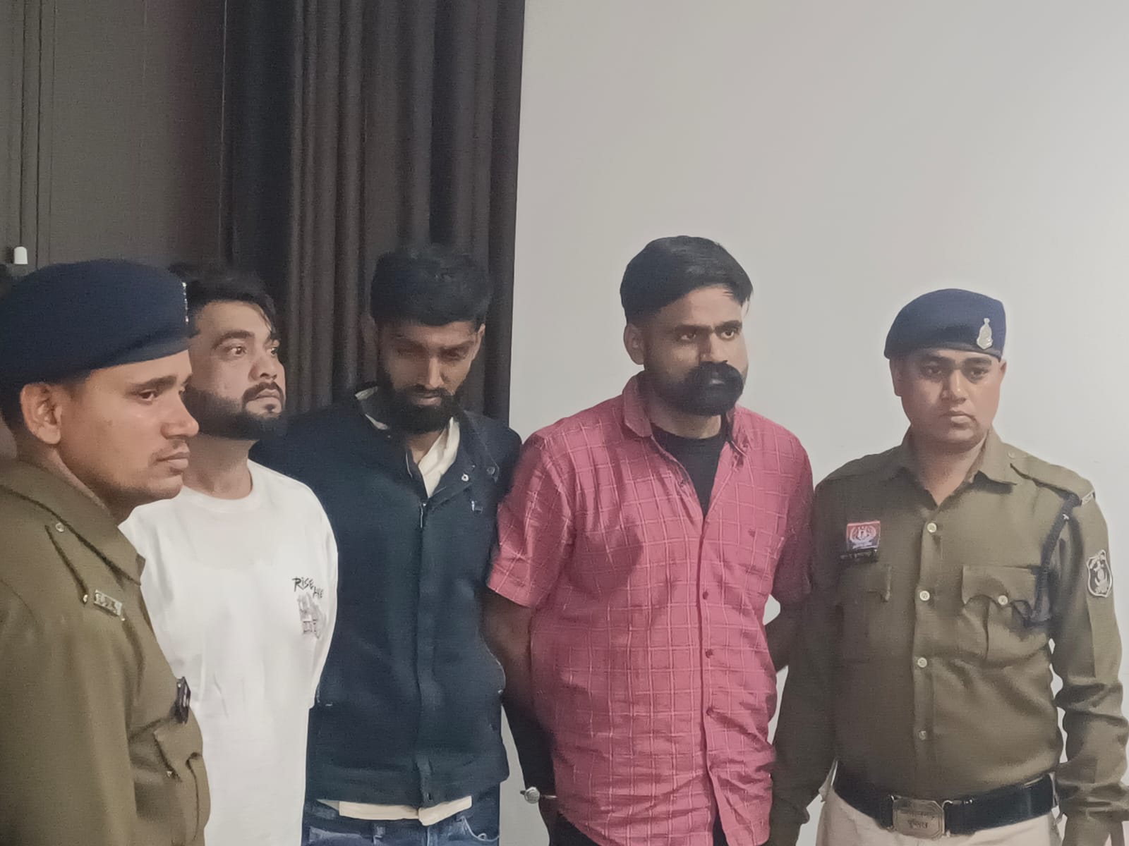 बिलासपुर पुलिस का नशे के विरुद्ध करारा प्रहार, तीन अंतर्राज्यीय नशा तस्कर गिरफ्तार, 34 ग्राम हेरोइन बरामद