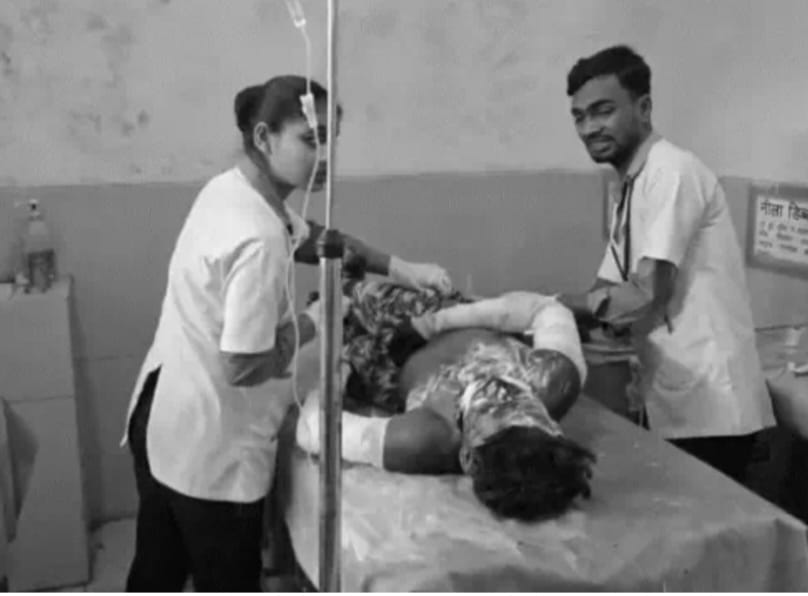 रायगढ़ के मंगल कार्बन प्लांट में जोरदार विस्फोट, आठ गंभीर रूप से झुलसे, टायर रिसाइक्लिंग के दौरान हुआ हादसा, 9 महीने की मासूम भी चपेट में70–80 प्रतिशत तक झुलसे मजदूर, हालत नाजुक