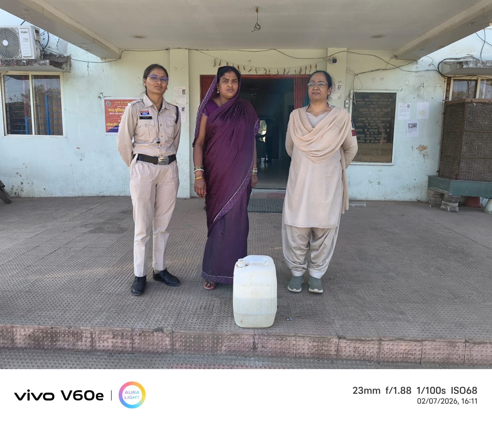 चकरभाठा पुलिस का अवैध शराब पर प्रहार, 10 लीटर महुआ शराब के साथ महिला आरोपी गिरफ्तार