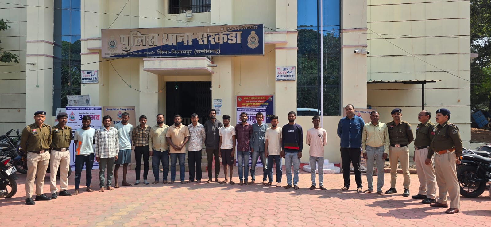 जिलेभर में पुलिस की रात्रि कांबिंग गश्त, 126 वारंटी व 11 फरार आरोपी गिरफ्तार