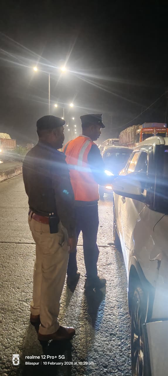 यातायात नियम तोड़ने वालों पर सख्ती, 450 से अधिक नशे में चालक और 1300 बिना हेलमेट पकड़े