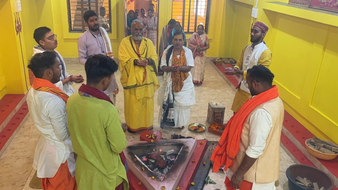 श्री पीतांबरा पीठ में अखंड महारुद्राभिषेक संपन्न, हजारों श्रद्धालुओं ने प्राप्त किया अभिमंत्रित रुद्राक्ष का प्रसाद