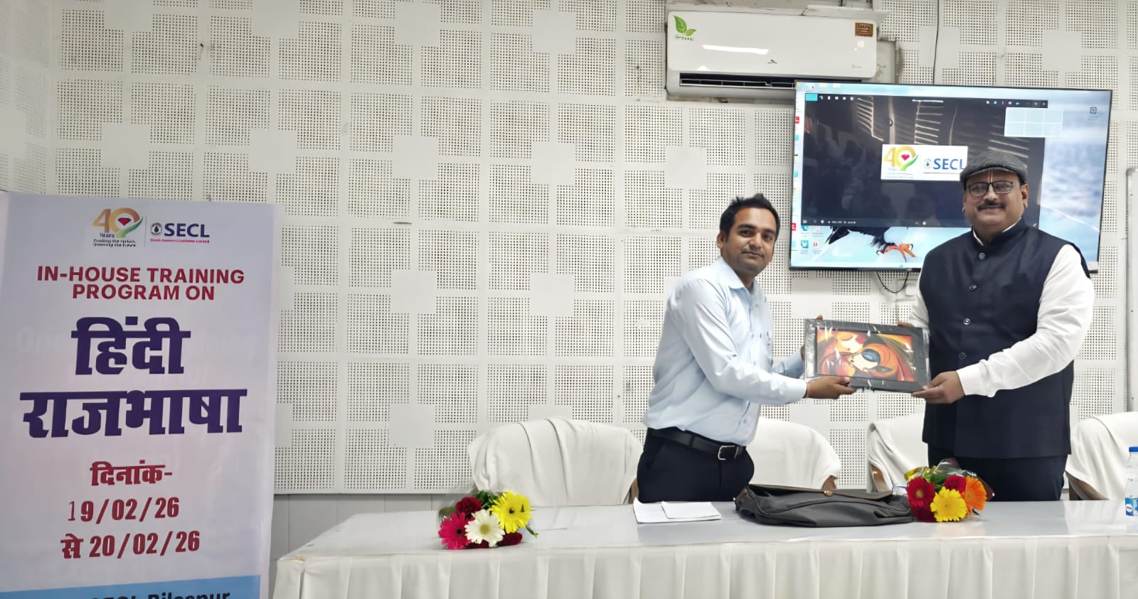 वैश्विक पटल पर हिन्दी ,अब महाशक्ति भारत का स्वर- डॉ. संजय अनंत