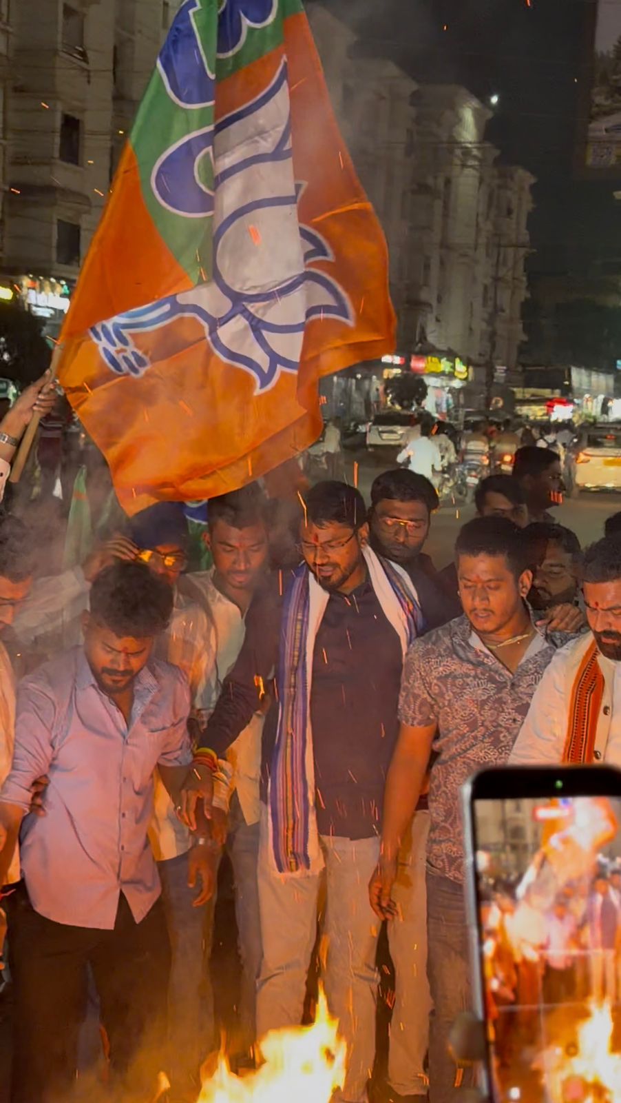 भाजयुमो ने किया राहुल गांधी का पुतला दहन,, कांग्रेस के AI सम्मिट में किये गए हरकत के विरोध में किया आक्रोश व्यक्त