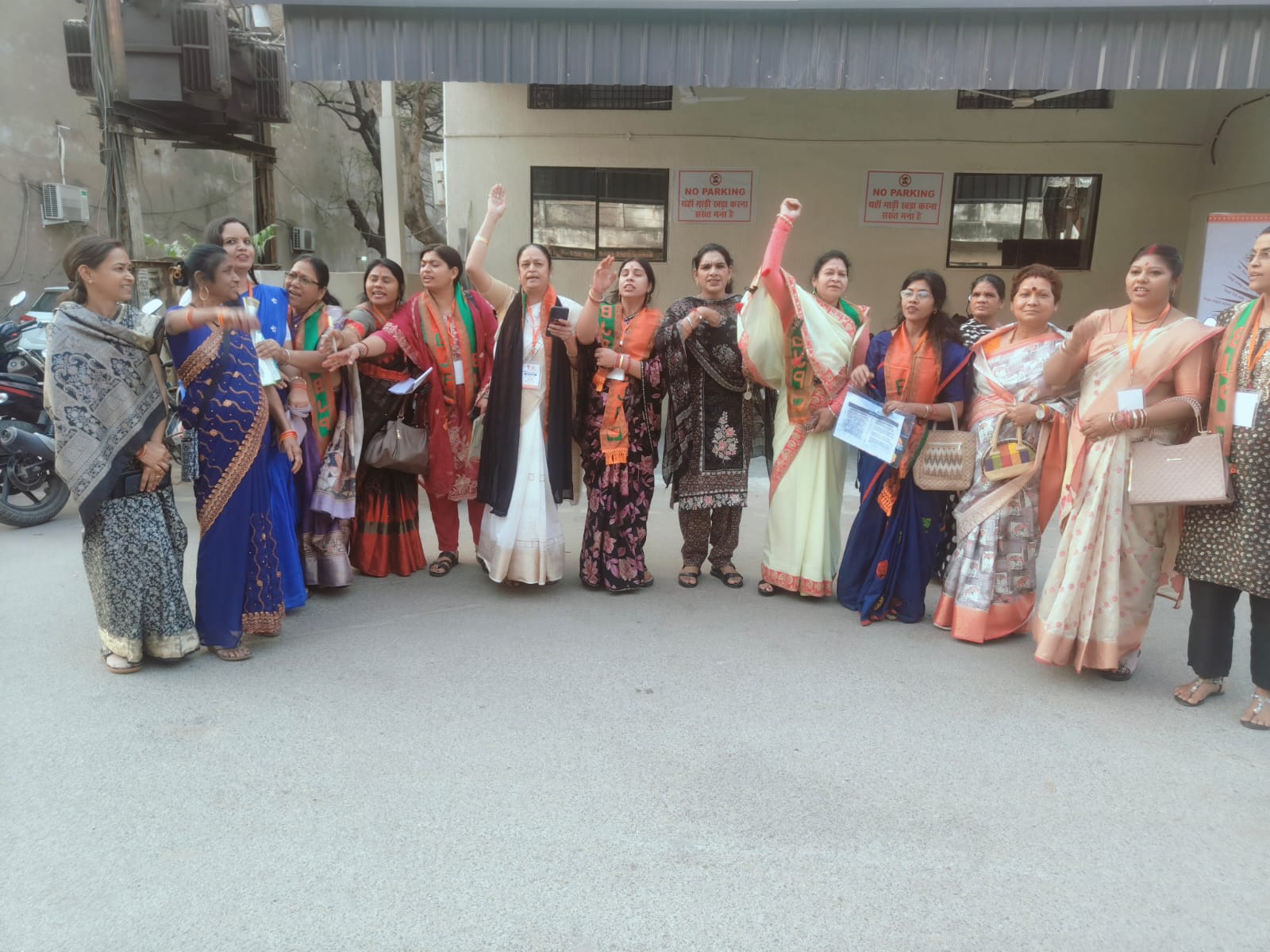 कांग्रेस के देश विरोधी नग्न प्रदर्शन के खिलाफ भाजपा महिला मोर्चा का हल्ला बोल