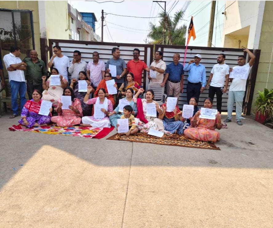 गरीबों के मकान तक जाने वाले रास्ते पर लगा गेट तोड़ा जाएगा