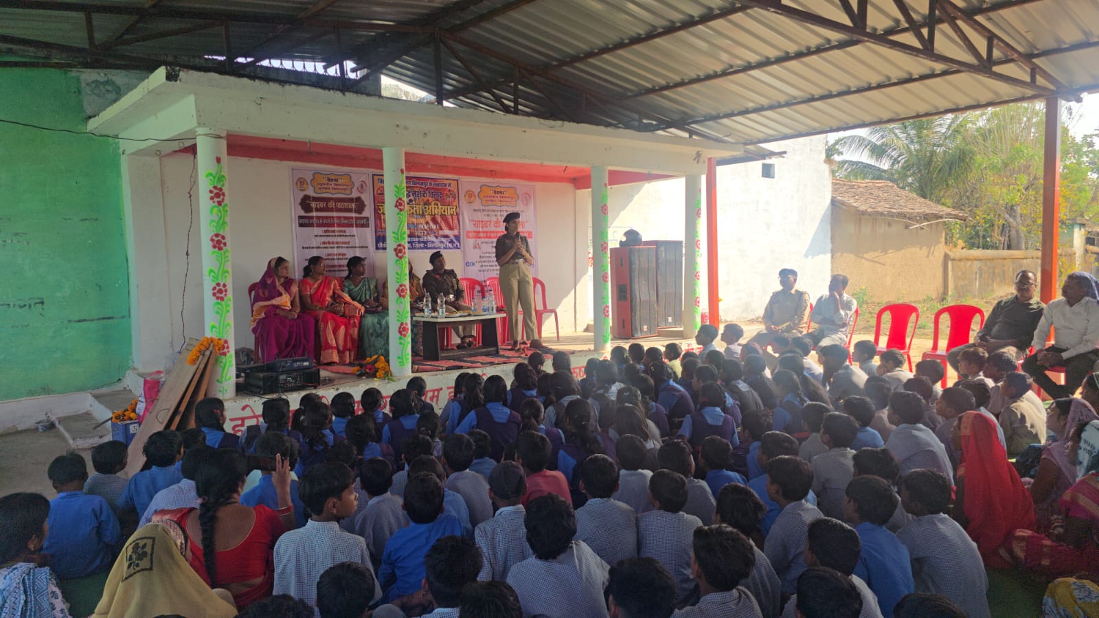 ग्राम कुरूवार में चेतना अभियान के तहत महिला कमाण्डों टीम का गठन, पहाड़बछाली की टीम सम्मानित