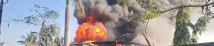 रेल यार्ड के पास मौजूद गोदाम में लगी भीषण आग