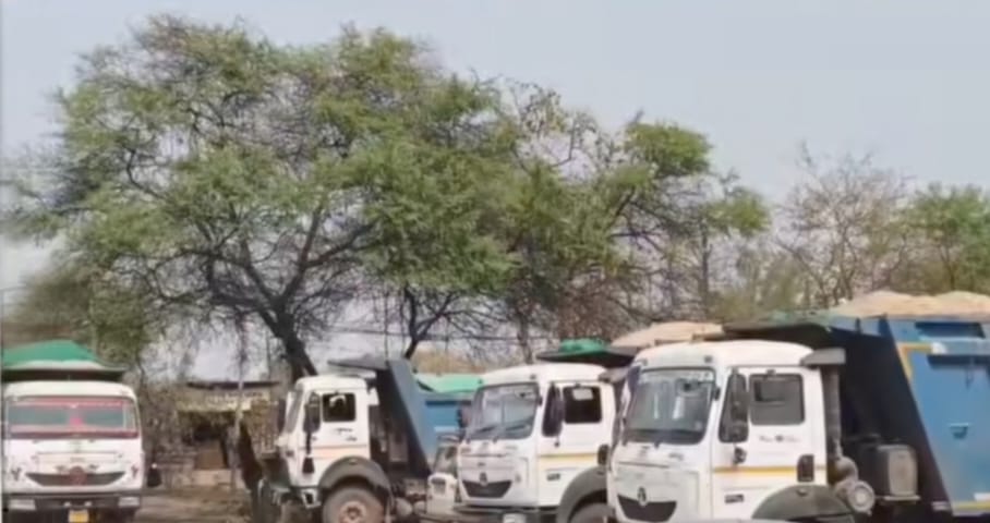 अवैध रेत उत्खनन में लिप्त 14 हाईवा जप्त