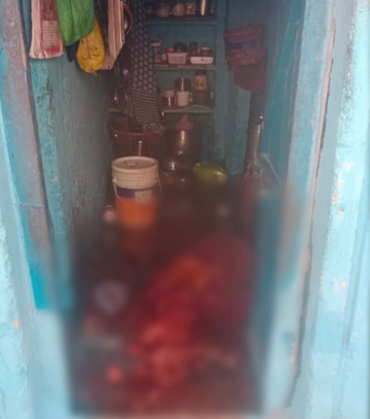 नशा करने के लिए पैसे नहीं देने पर बेटे ने फावड़ा मारकर कर दी अपने ही पिता की हत्या