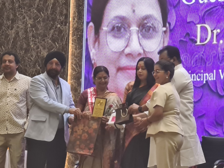 अंतर्राष्ट्रीय महिला दिवस पर बिलासपुर में सप्त सुरम ट्रस्ट द्वारा 25 महिला प्रतिभाओं का सम्मान, विभिन्न क्षेत्रों में योगदान के लिए मिला सम्मान