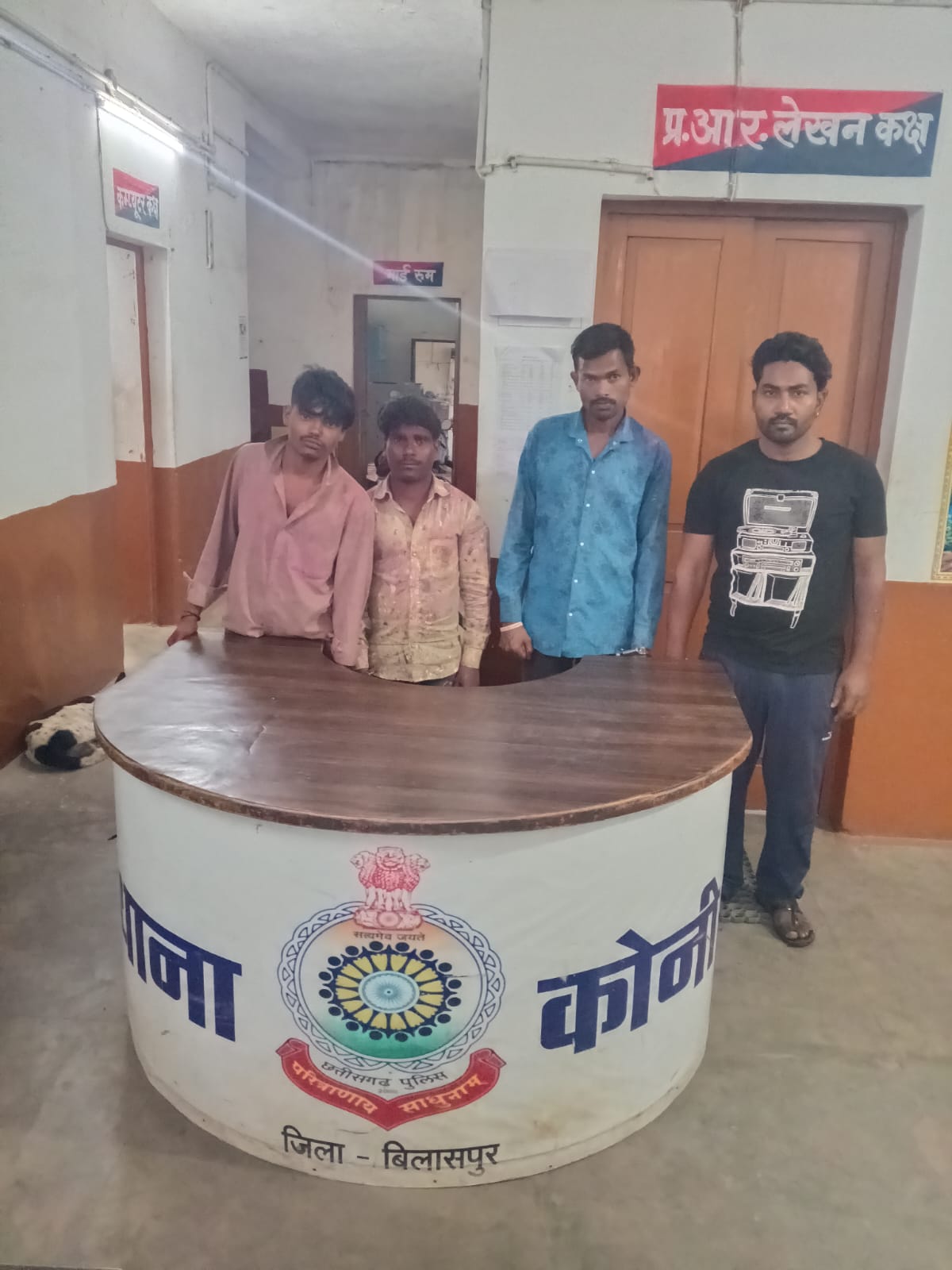 होली पर पुलिस सख्त: कोनी, सरकंडा और सीपत में बदमाशों पर कार्रवाई, अवैध शराब जब्त; 9 गिरफ्तार