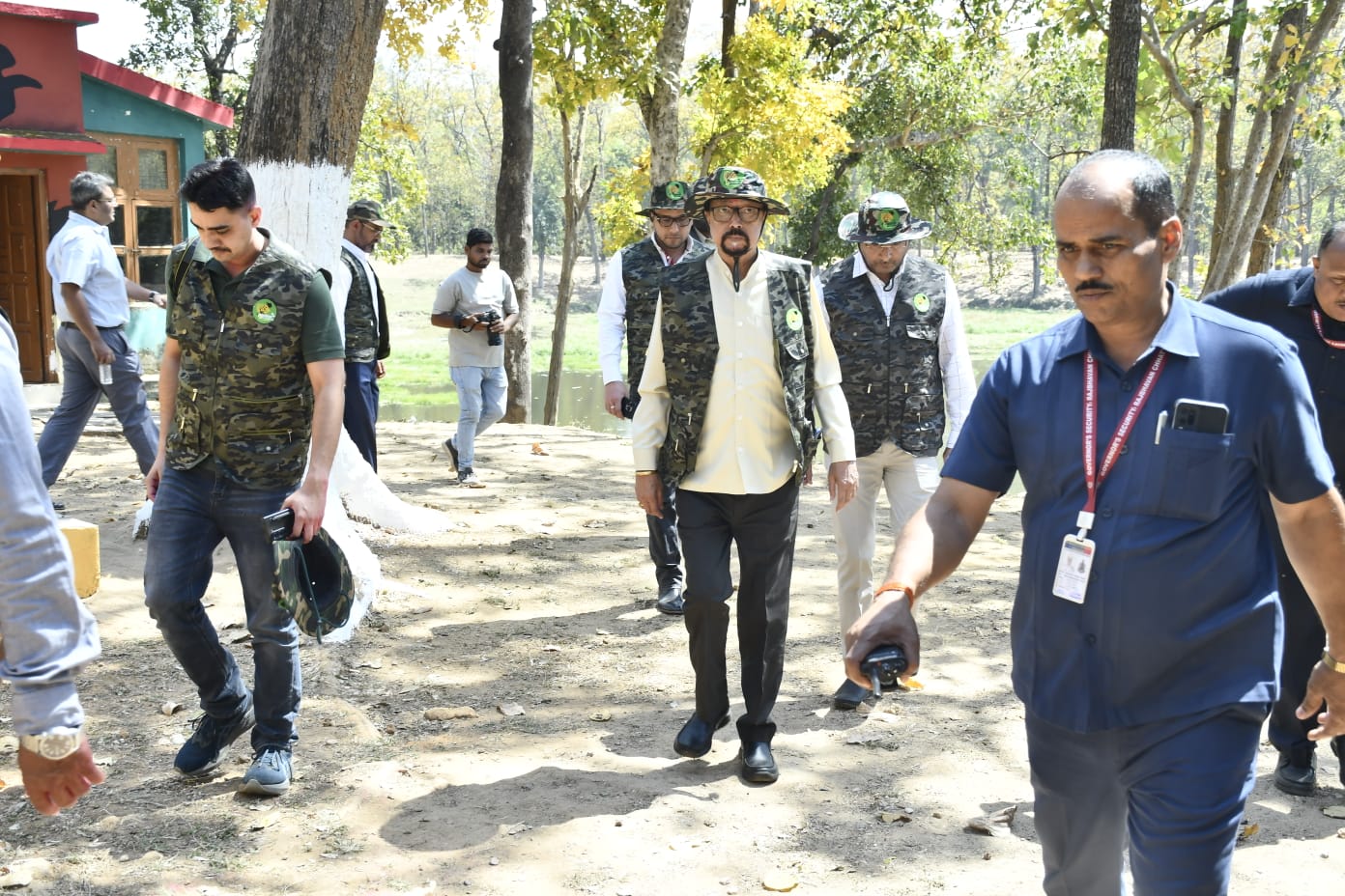 राज्यपाल रमेन डेका ने किया अचानकमार टाइगर रिजर्व का दौरा, जंगल सफारी का लिया आनंद, जनजातीय कला और प्राकृतिक सौंदर्य की सराहना, प्राकृतिक वातावरण में वन्य जीव के संरक्षण को किया प्रोत्साहित