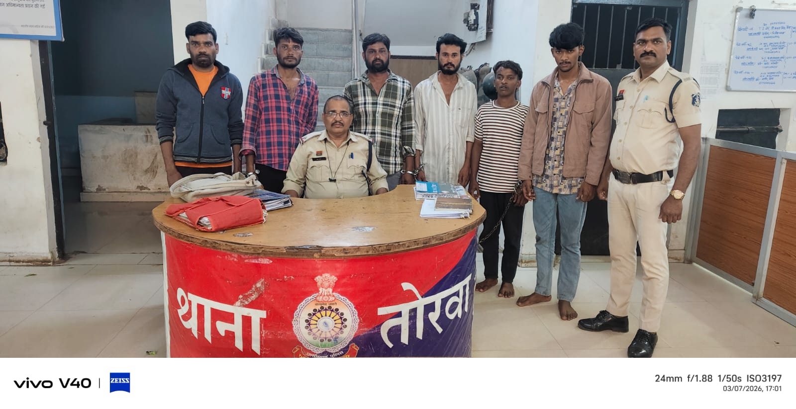 बीच सड़क पर गुंडागर्दी, तीन बदमाश गिरफ्तार