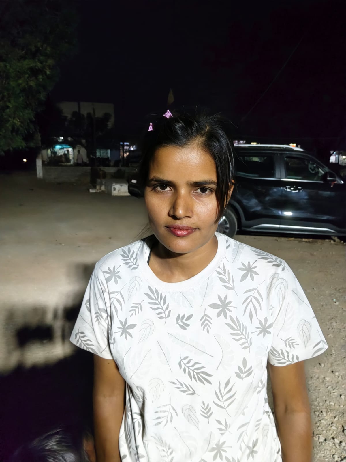 बर्थडे पार्टी के बहाने युवक को बुलाकर उसका, उसकी गर्लफ्रेंड के साथ बनाया अश्लील वीडियो, ब्लैकमेल कर मांगे 1 लाख; महिला गिरफ्तार