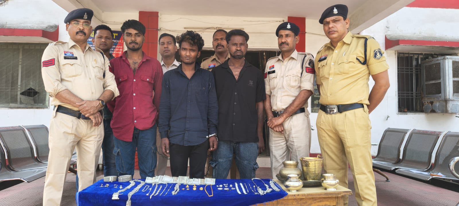 तीन अलग-अलग चोरी के मामलों का खुलासा, 24 घंटे में तीन आरोपी गिरफ्तार