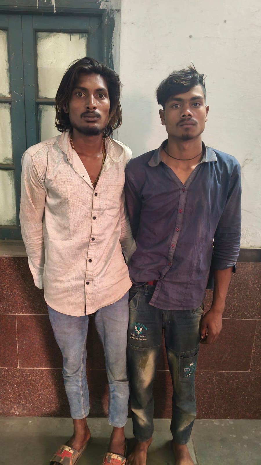 चलित थाना जन चौपाल के दौरान दो बदमाशों पर प्रतिबंधात्मक कार्रवाई