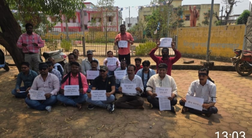 नारायणपुर में पत्रकारों का मौन प्रदर्शन, रौनक शिवहरे के खिलाफ दर्ज प्रकरण की निष्पक्ष जांच की मांग