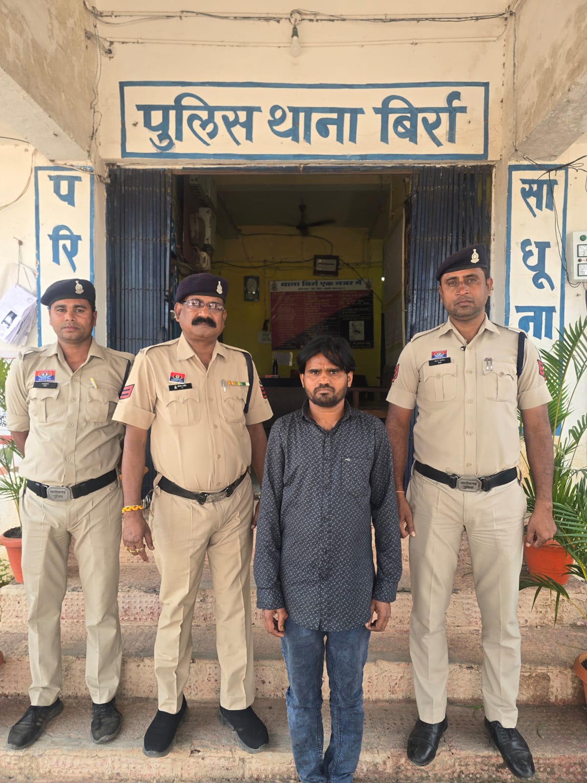 पत्नी को “मृत” दिखाकर 1 लाख की सहायता हड़पी, फर्जी दस्तावेज बनाने वाला पति गिरफ्तार