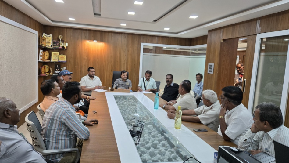 संगम की पवित्र डुबकी के बाद रामलला के चरणों में शीश नवाएंगे 1008 श्रद्धालु,  अयोध्या यात्रा: संयोजक प्रवीण झा की अध्यक्षता में हुई अहम बैठक, सदस्यों को बांटी गई जिम्मेदारियां, पुलिस मैदान से 25 मार्च को रवाना होगी 25 एसी बस व 15 कार