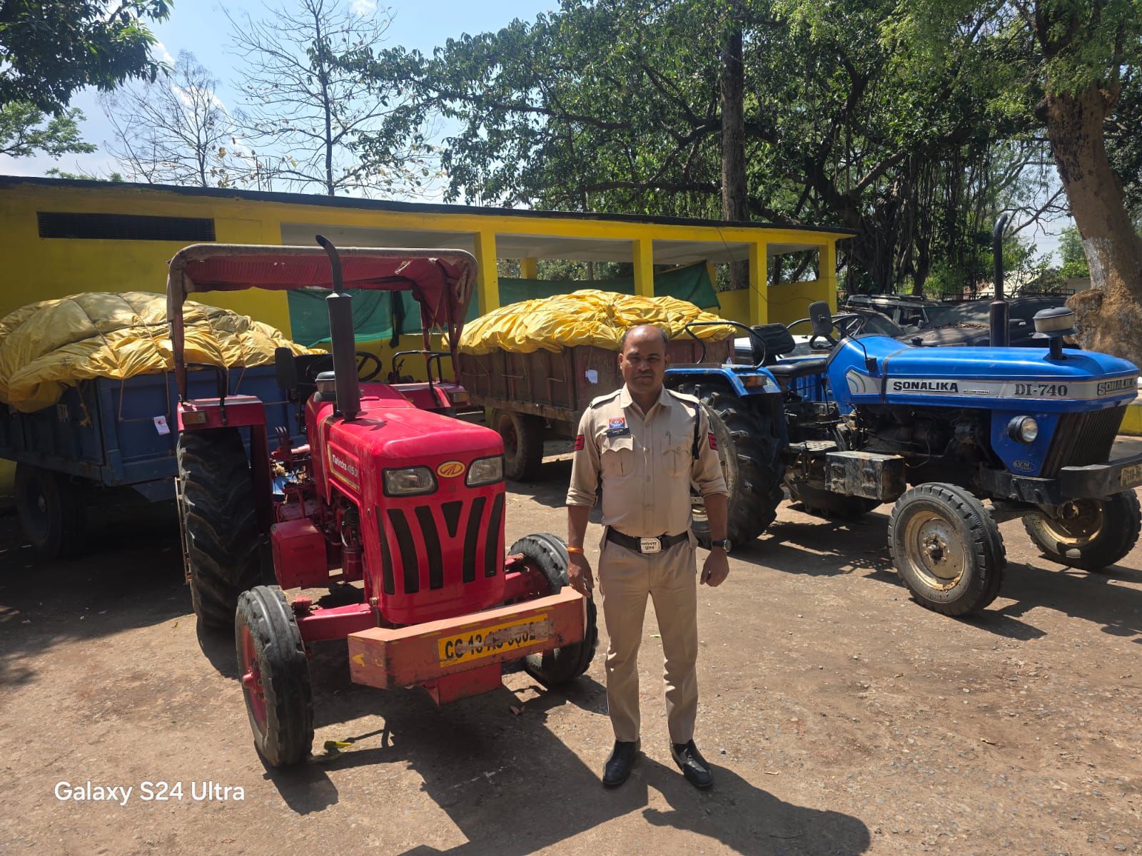 ग्राम आमाघाट में अवैध अफीम की खेती का भंडाफोड़, गिरफ्तार आरोपी झारखंड निवासी मार्शल संगा और उसके दो साथियों पर थाना तमनार में एनडीपीएस एक्ट के तहत अपराध दर्ज, मामले में अफीम पौधे 60,326 नग, वजन 2,877 किलोग्राम तथा तैयार अफीम 3.02 किलोग्राम की जप्ती, कुल जप्त माल का वर्तमान मूल्य 2 करोड 5 लाख 10 हजार रूपये