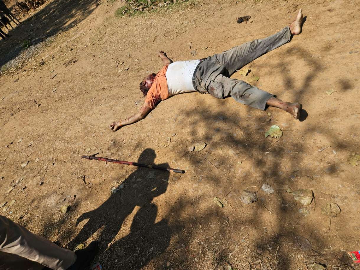 लाठी-डंडों से पीटकर हत्या, एक आरोपी हिरासत में; अन्य की तलाश जारी