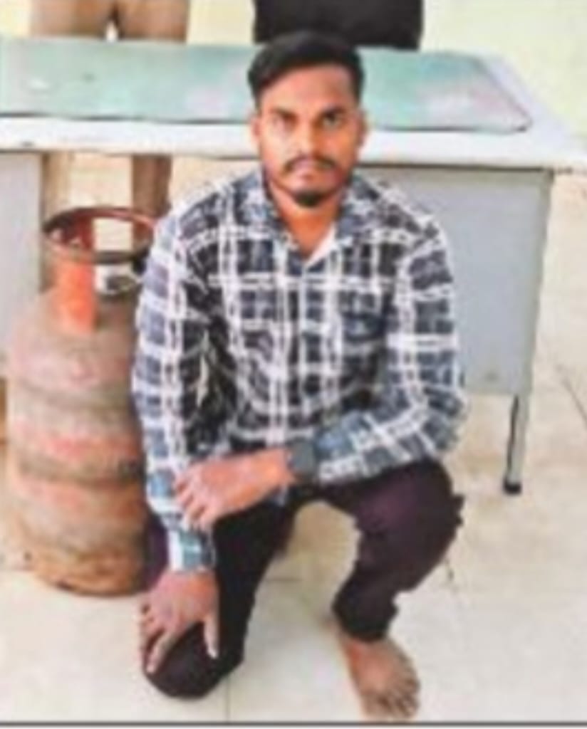 अकलतरा से गतौरा सिलेण्डर ले जाने वाला युवक पकड़ा गया