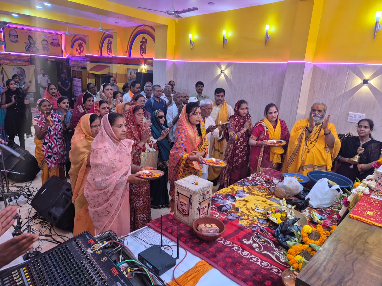 माँ का कालरात्रि स्वरूप और शुंभ-निशुंभ वध से गूंजी न्यायधानी: पीताम्बरा पीठ में सातवें दिन उमड़ा आस्था का सैलाब