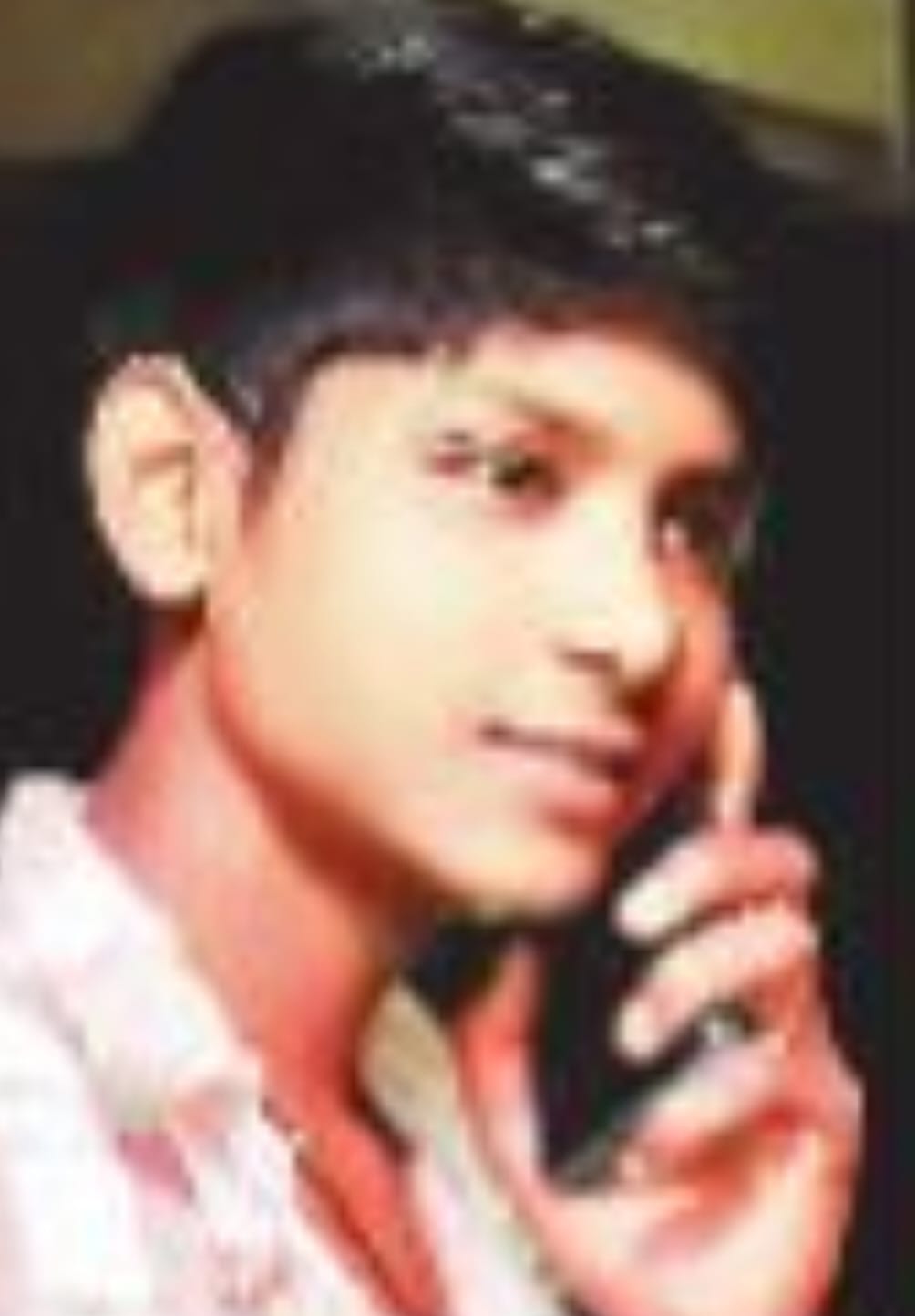 अज्ञात कारणों से घर के पास पेड़ पर युवक ने लगाई फांसी