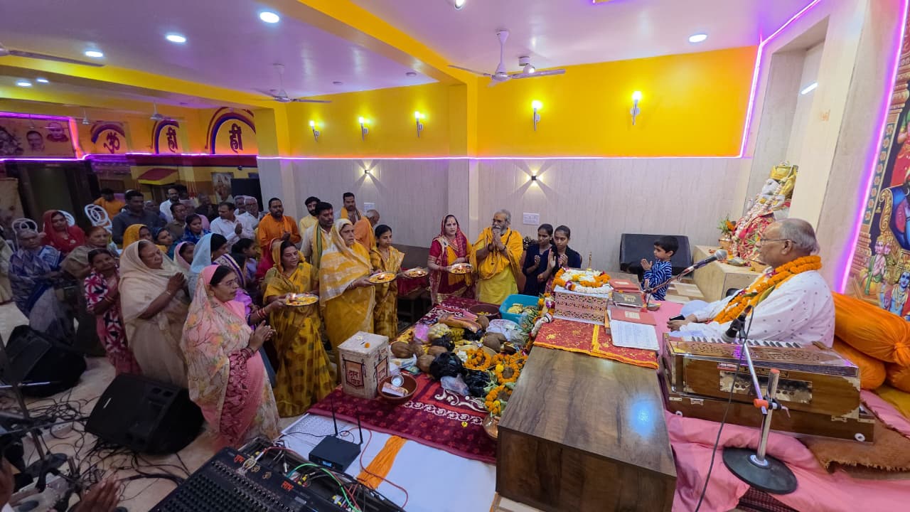 माँ का कालरात्रि स्वरूप और शुंभ-निशुंभ वध से गूंजी न्यायधानी: पीताम्बरा पीठ में सातवें दिन उमड़ा आस्था का सैलाब