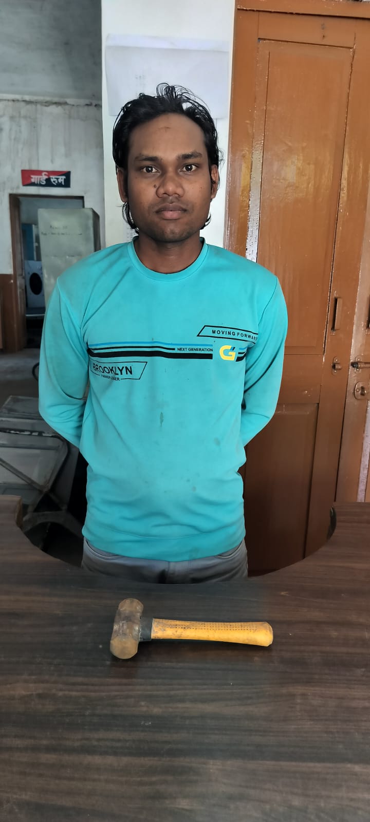 शराब के लिए पैसे नहीं देने पर भाई ने बहन पर हथौड़े से किया हमला, आरोपी गिरफ्तार