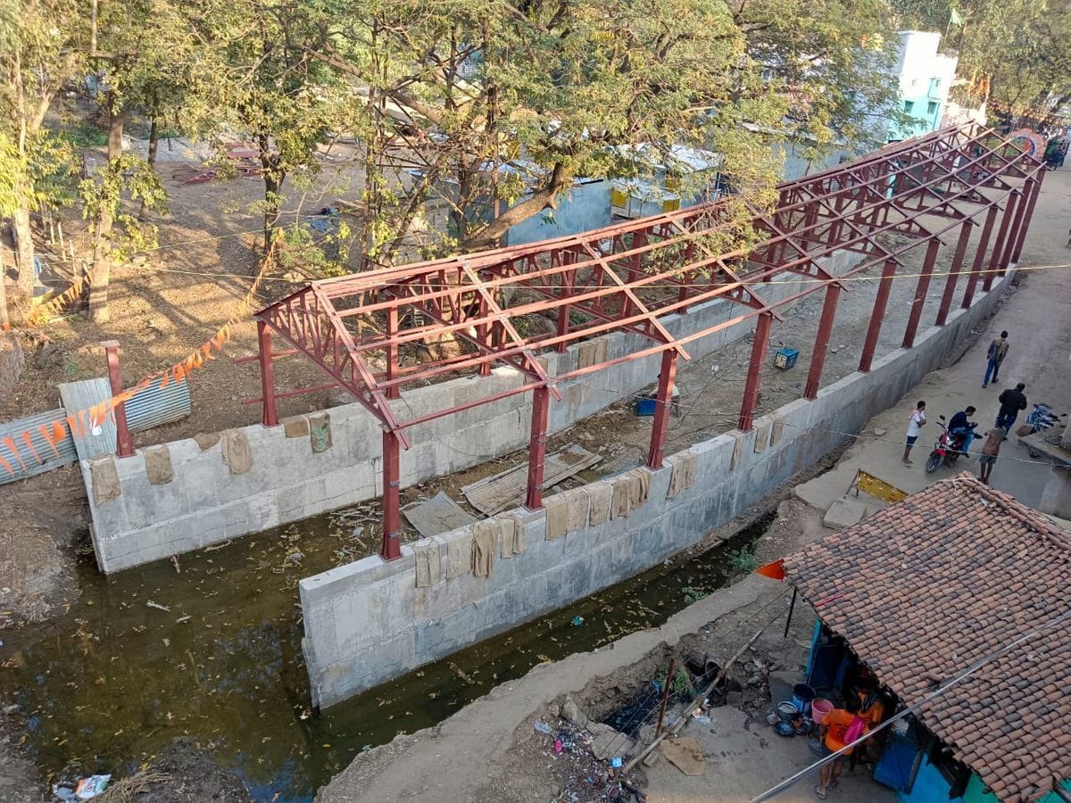 “स्टेशनपारा में 3 साल से अधूरा अंडरब्रिज: जनता की जान से खिलवाड़, जिम्मेदारों की चुप्पी पर फूटा गुस्सा”, “रेलवे इंजीनियरिंग विभाग की लापरवाही बनी खतरा, हालात विस्फोटक—जनता ने दी आर-पार की चेतावनी”