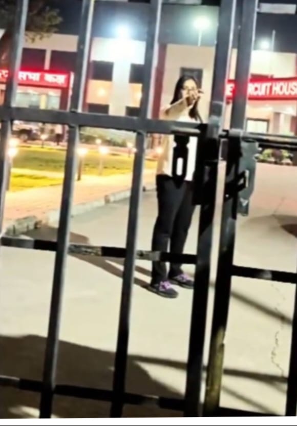 सीएम से मिलने से रोकने पर सर्किट हाउस में भाजपा नेत्री गौरी गुप्ता का हंगामा, पुलिस से तीखी नोकझोंक, सीएम तक पहुंची शिकायत