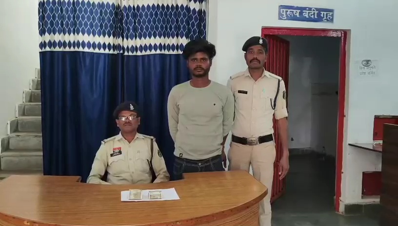 बैंक में पॉकेटमारी करने वाला आदतन बदमाश गिरफ्तार, 33 हजार रुपये बरामद