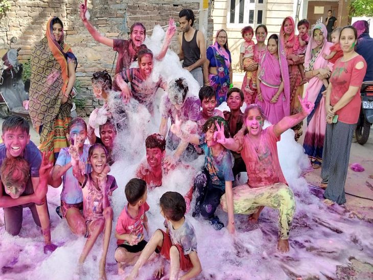 इस वर्ष 2 मार्च की रात होलिका दहन, 3 को चंद्रग्रहण; रंगों वाली होली होगी 4 मार्च को