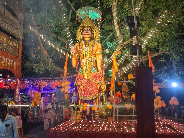 हनुमान जन्मोत्सव पर बिलासपुर भक्तिमय: 101 लीटर दूध से अभिषेक, 1100 दीपों से महाआरती, शहरभर में हजारों स्थानों पर भंडारे