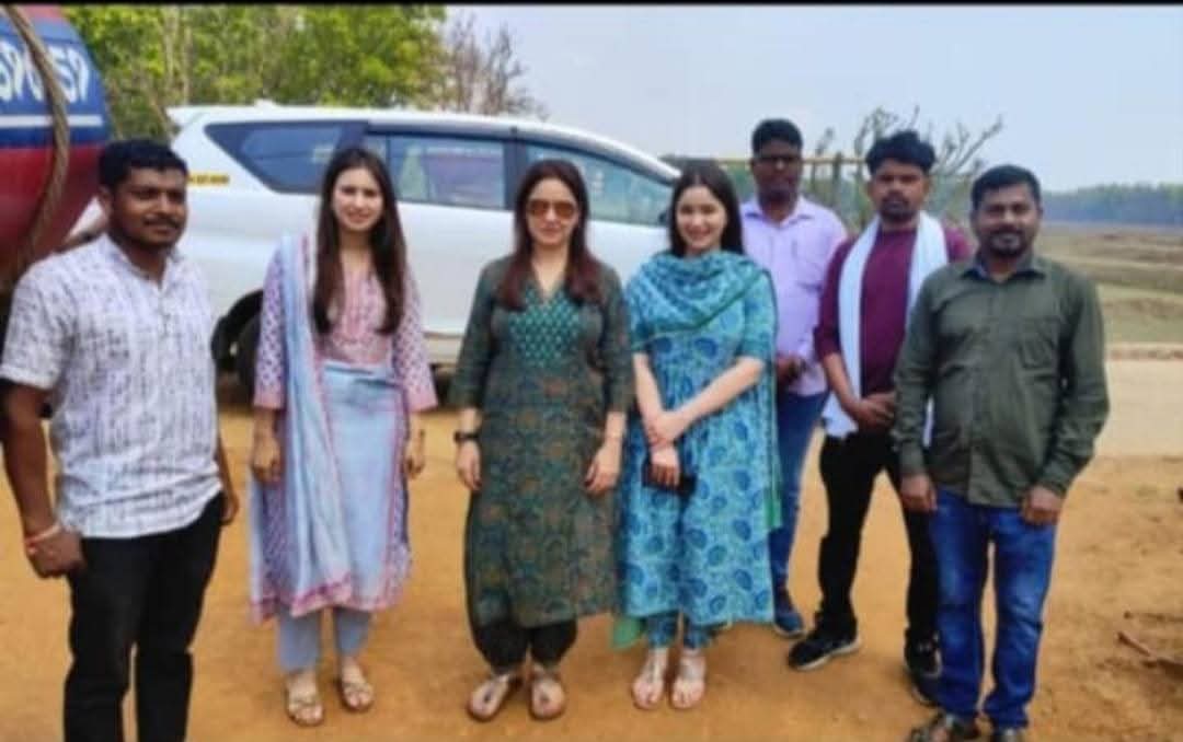 बिलासपुर: गनियारी के जनस्वास्थ्य सहयोग अस्पताल पहुंचीं अंजलि तेंदुलकर, ग्रामीण स्वास्थ्य सेवाओं की सराहना