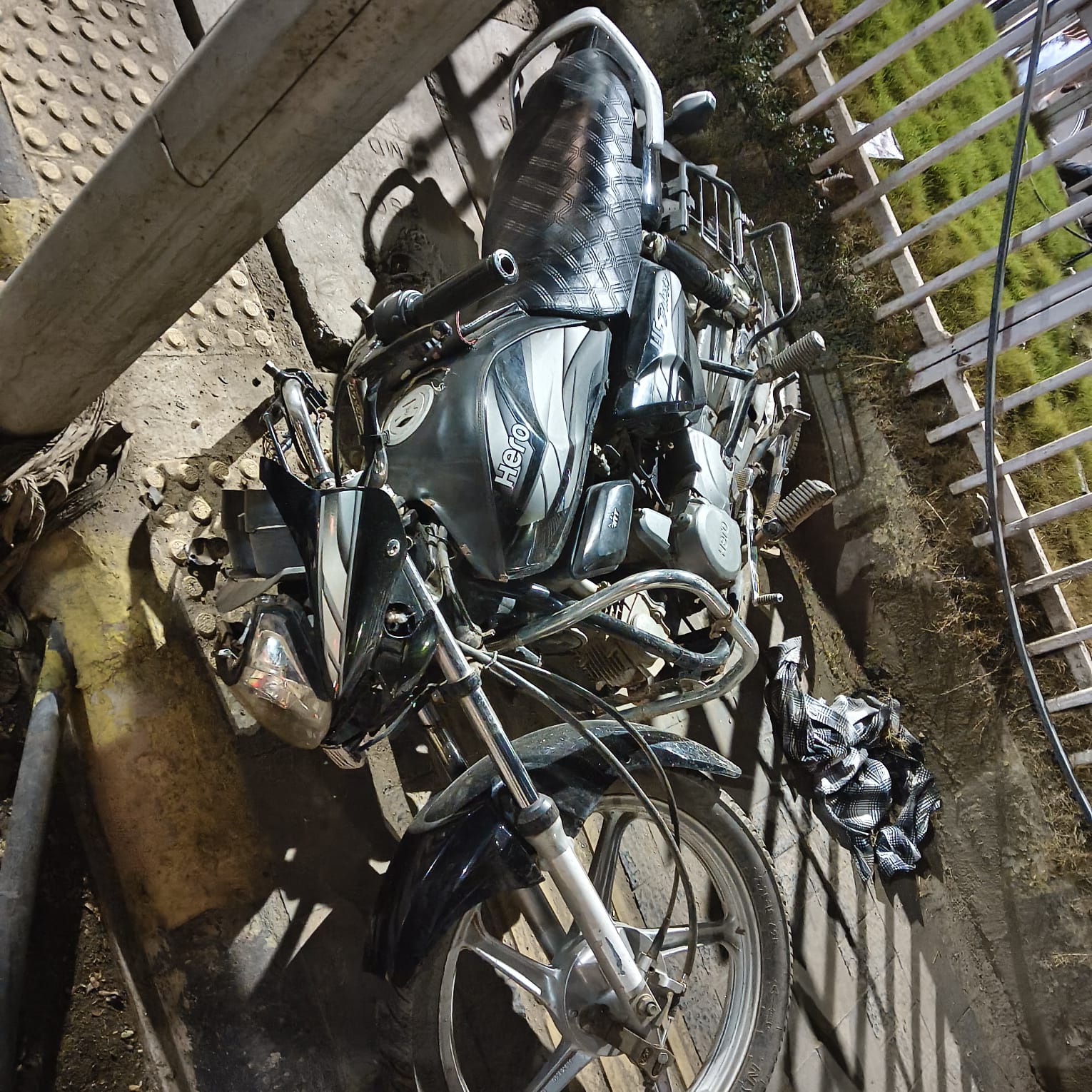 शराब पीकर मोटरसाइकिल चला रहा युवक हुआ हादसे का शिकार, गई जान