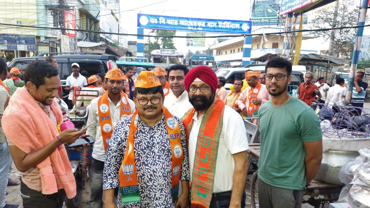 पश्चिम बंगाल चुनाव में चकरा विधानसभा क्षेत्र में भाजपा प्रत्याशी बंकिम घोष के पक्ष में अमरजीत सिंह दुआ ने किया धुआंधार चुनावी प्रचार