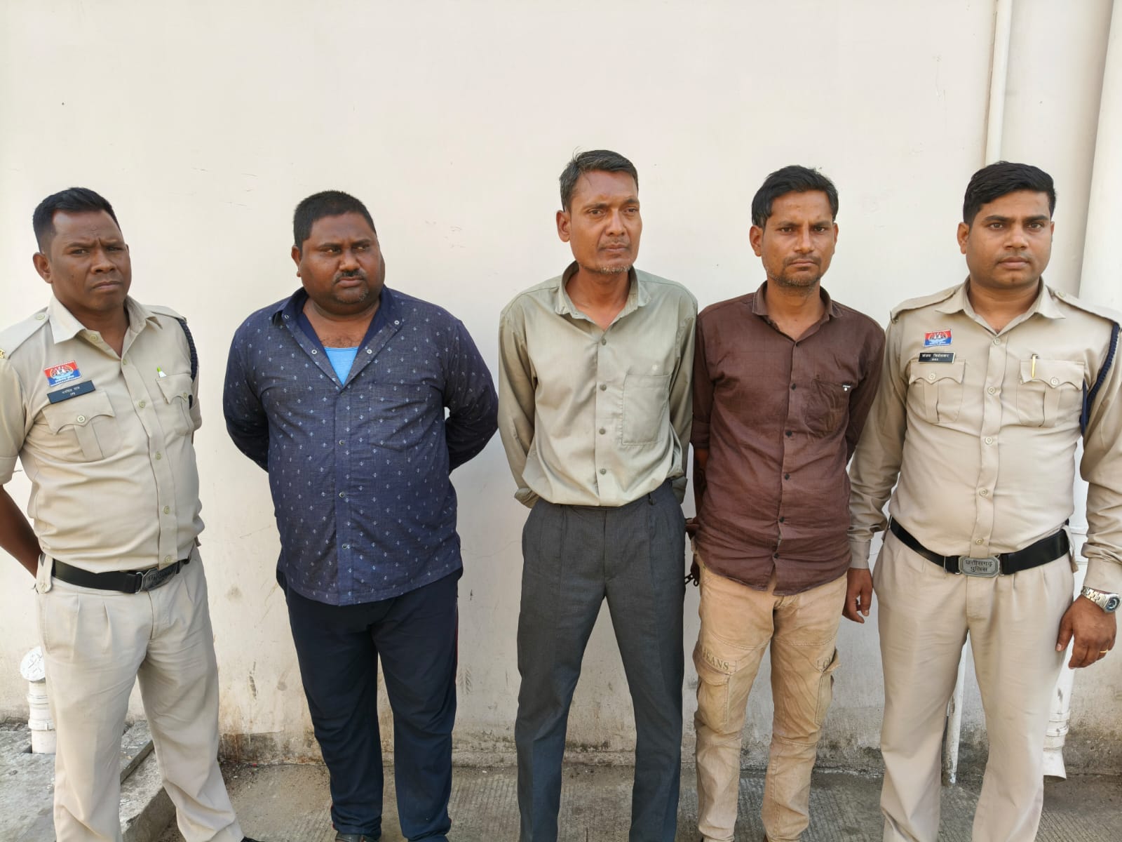 बिल्हा पुलिस की बड़ी कार्रवाई: चोरी के 3 आरोपी गिरफ्तार, ₹23 हजार का सामान बरामद