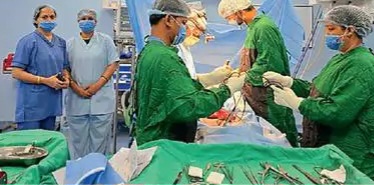 छत्तीसगढ़ का पहला स्पाइन सर्जरी कैंप: मुंबई के विशेषज्ञों ने किए जटिल ऑपरेशन, दो दिन में 6 सर्जरी