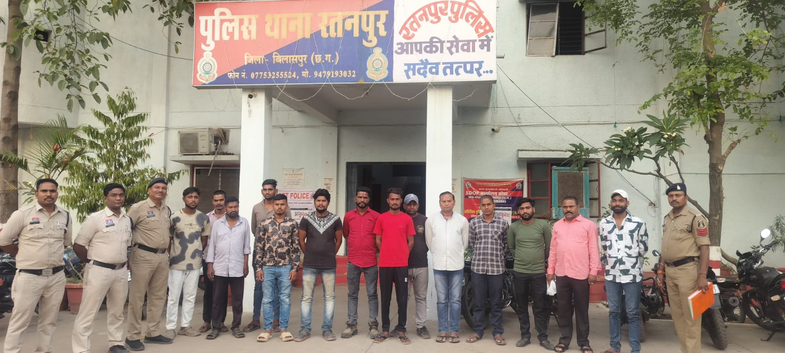 रतनपुर पुलिस की सख्ती: 20 बदमाशों को थाने बुलाकर दी गई कड़ी हिदायत