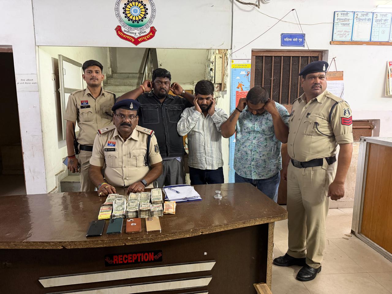 IPL मैच पर ऑनलाइन सट्टा खिलाते 3 आरोपी गिरफ्तार, 17 लाख की जप्ती