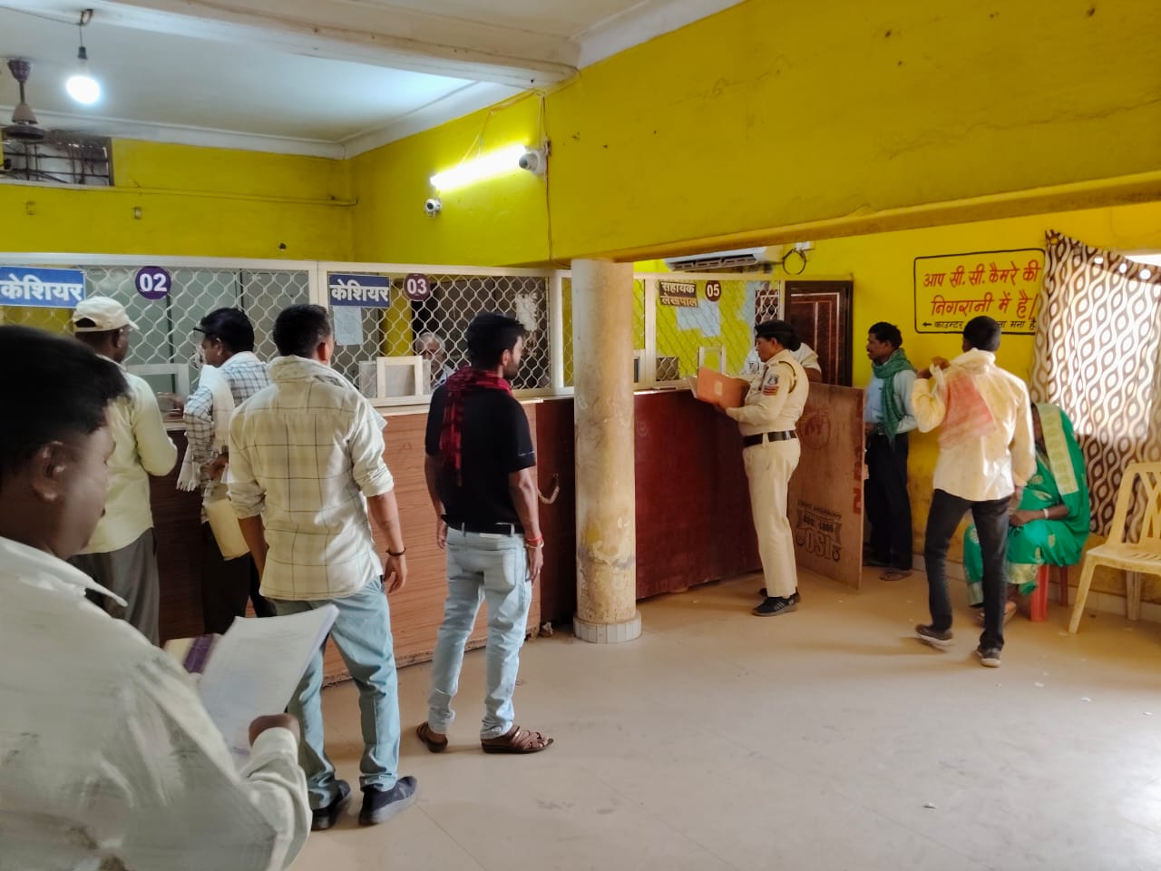 बैंक सुरक्षा सुदृढ़ करने पुलिस का विशेष अभियान, सीसीटीवी और अलार्म सिस्टम पर जोर