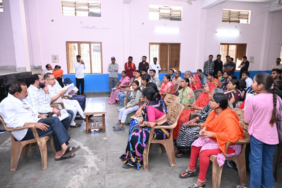 जनता के द्वार पहुँचे अमर अग्रवाल: ‘बस्ती चलो अभियान’ के जरिए बिलासपुर के 9 वार्डों में हुआ सीधा संवाद