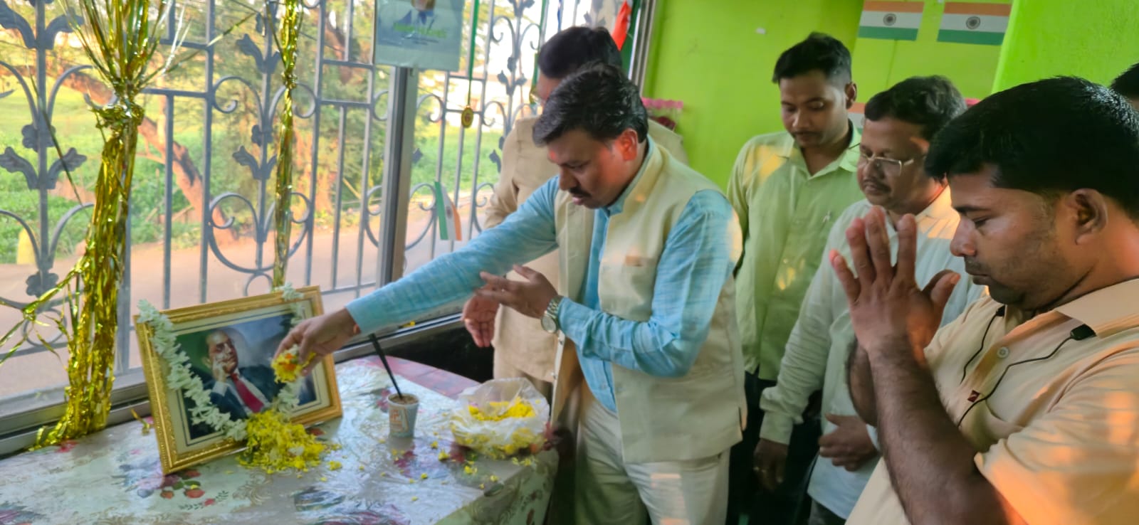 बंगाल के सभी बूथों में मनाया गया बाबा साहब अंबेडकर का जन्मदिन, कार्यकर्ताओं ने दी श्रद्धांजलि