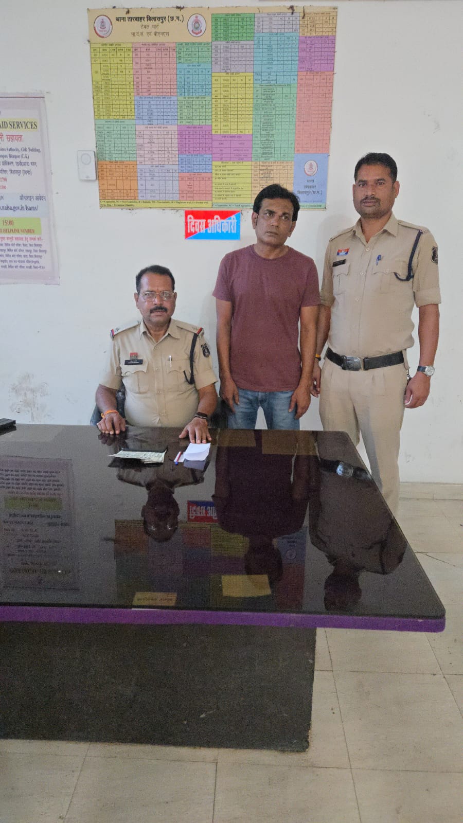 पुराना बस स्टैंड क्षेत्र में सट्टा लिखते आरोपी गिरफ्तार, नगदी व मोबाइल जब्त